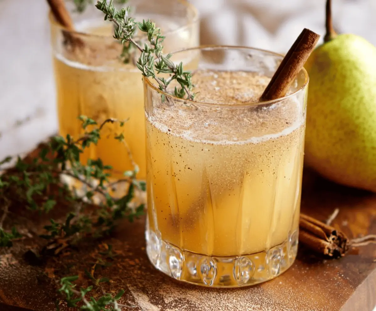 Vanilla Pear Mocktail for Cozy Autumn Sipping 
